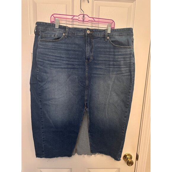 Torrid Maxi Denim Slit Front Skirt size 22 - Picture 2 of 5